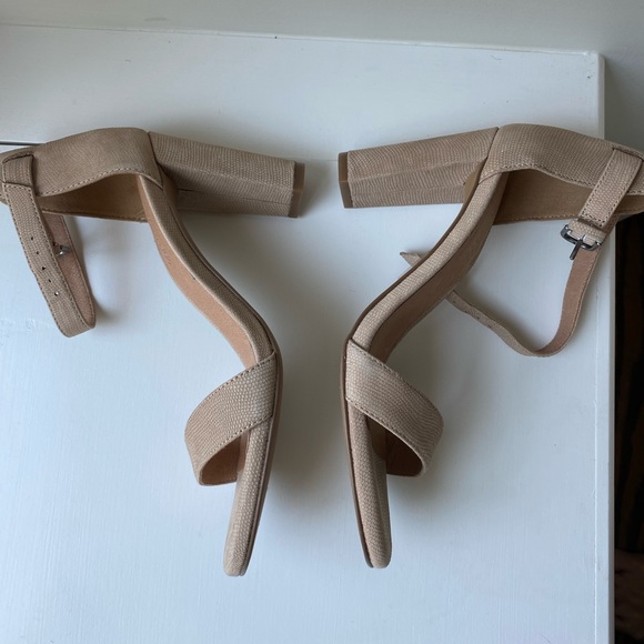 Brand new in box! Madewell The Brooke Ankle-Strap Sandal in Embossed Leather - Picture 6 of 10